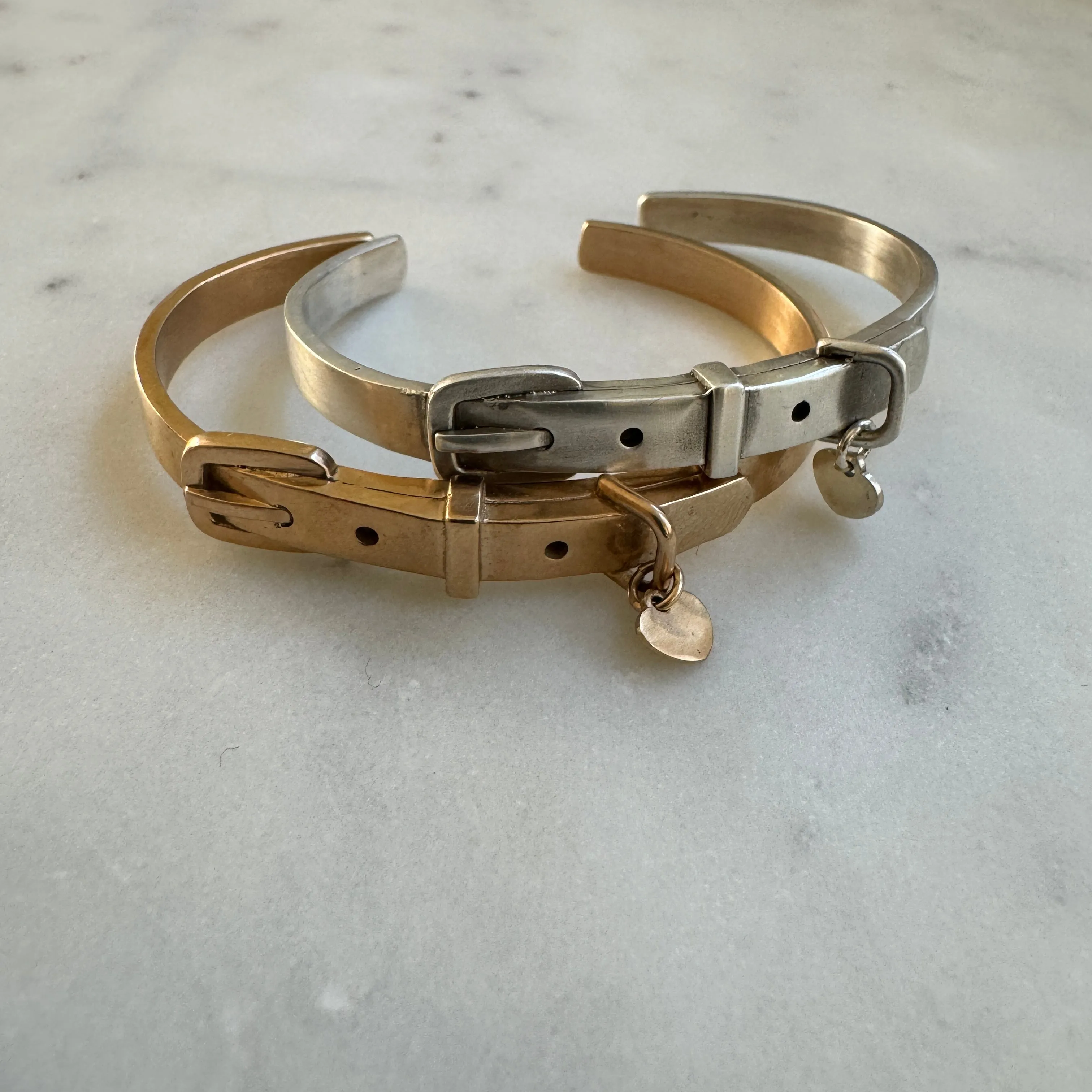 COLLAR CUFF