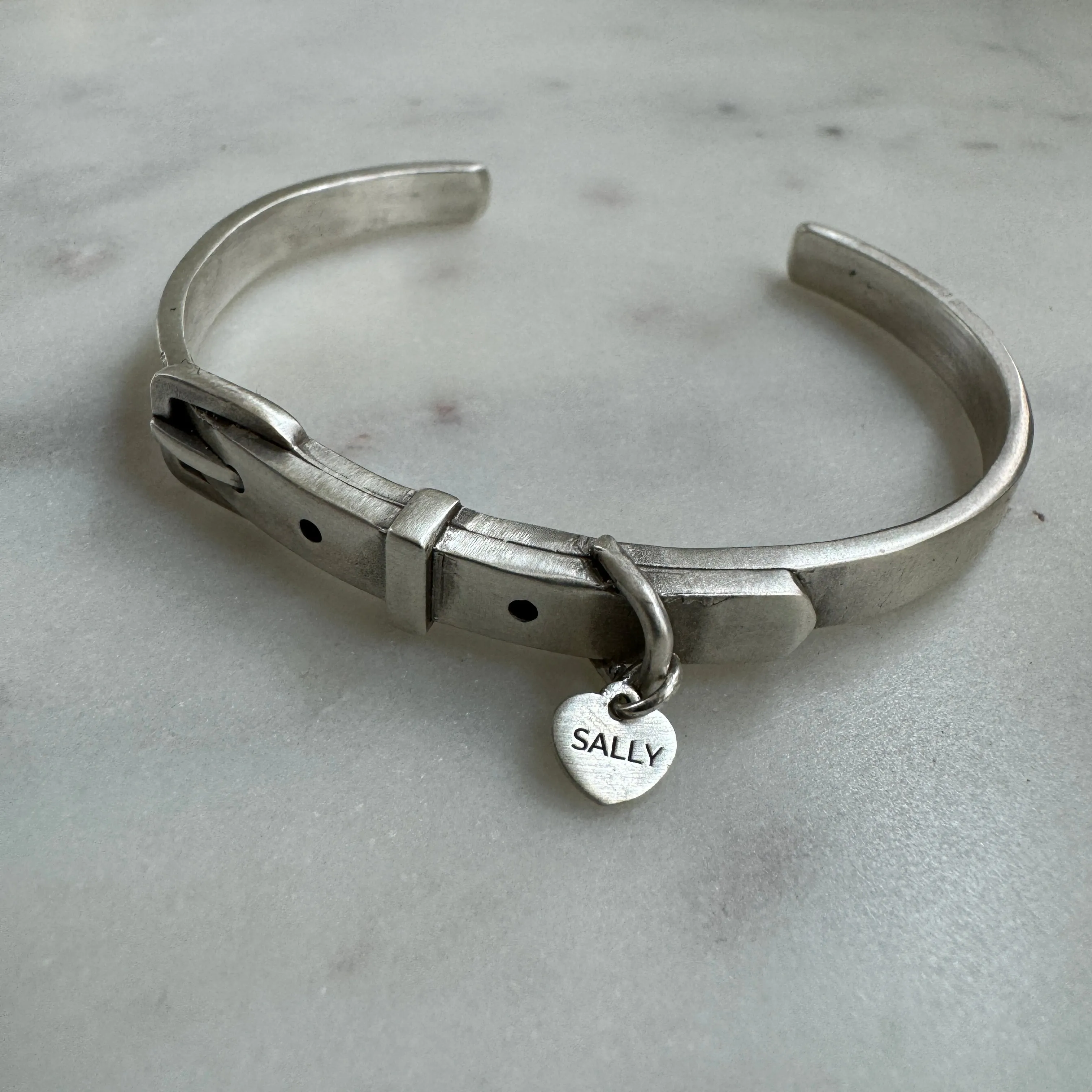 COLLAR CUFF