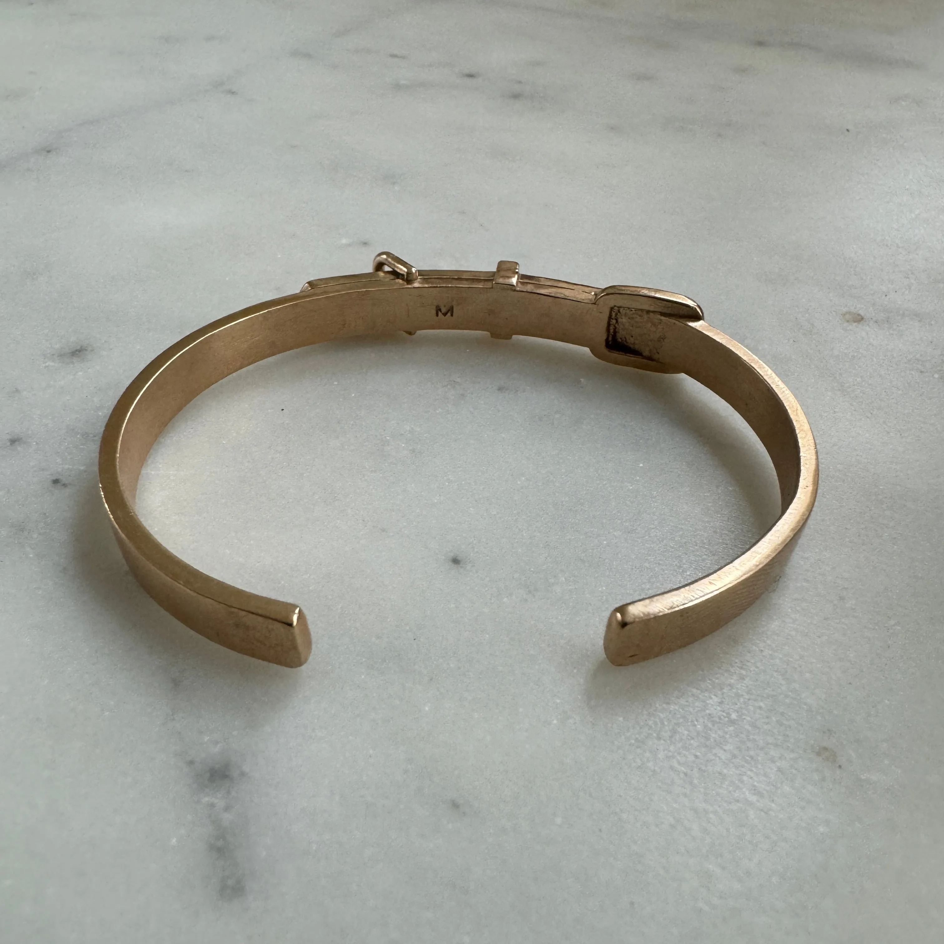 COLLAR CUFF