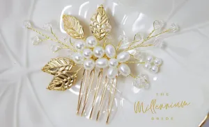 Swarovski Crystals And Pearl White flower Bridal Hair comb set, Bridal Hair Accessories, Wedding Hair Accessory, Bridal Hair Comb.